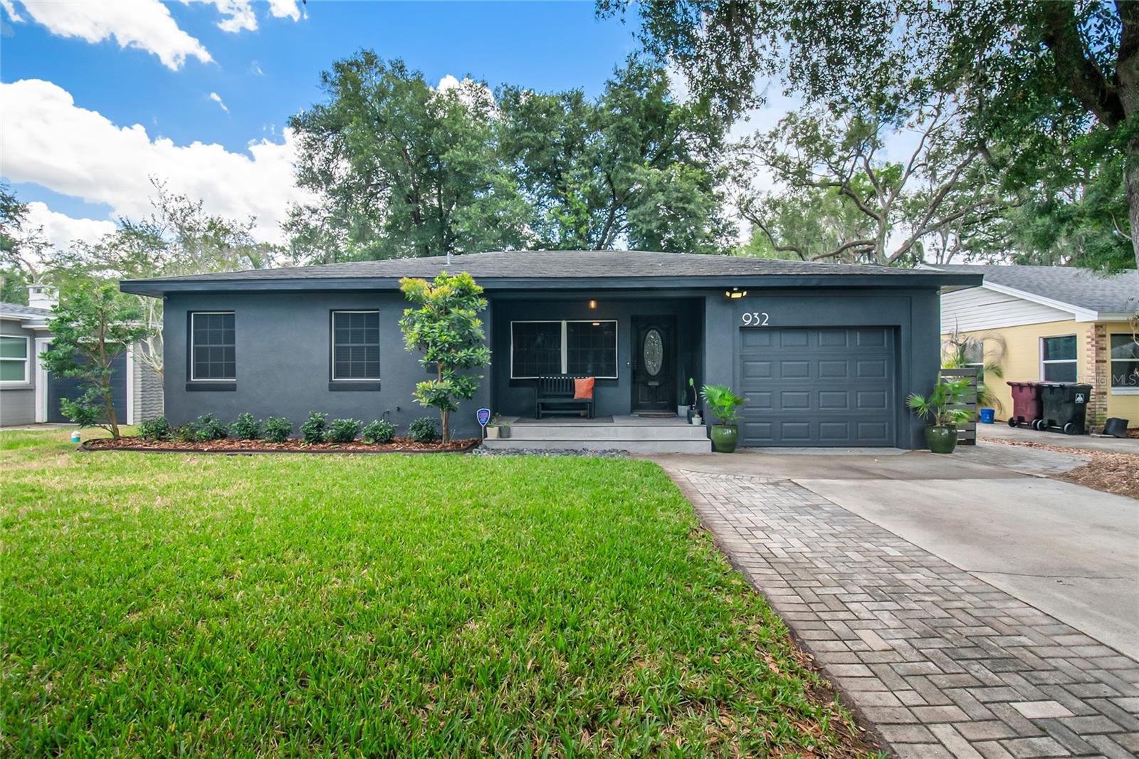 932 MAYFAIR CIRCLE