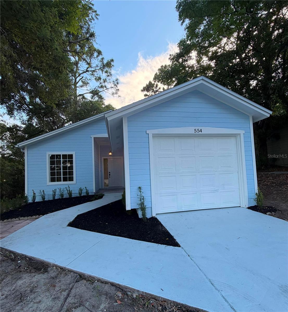 554 PORTLAND CIRCLE