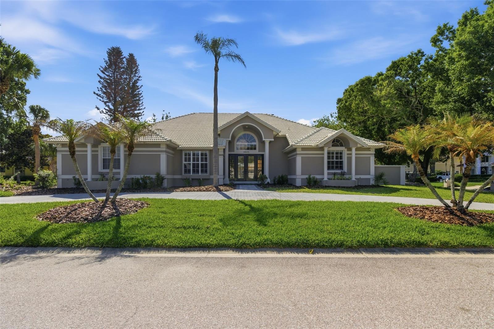8935 JONATHAN MANOR DRIVE