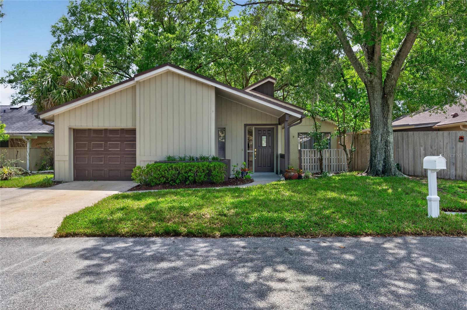 1018 WEATHERED WOOD CIRCLE