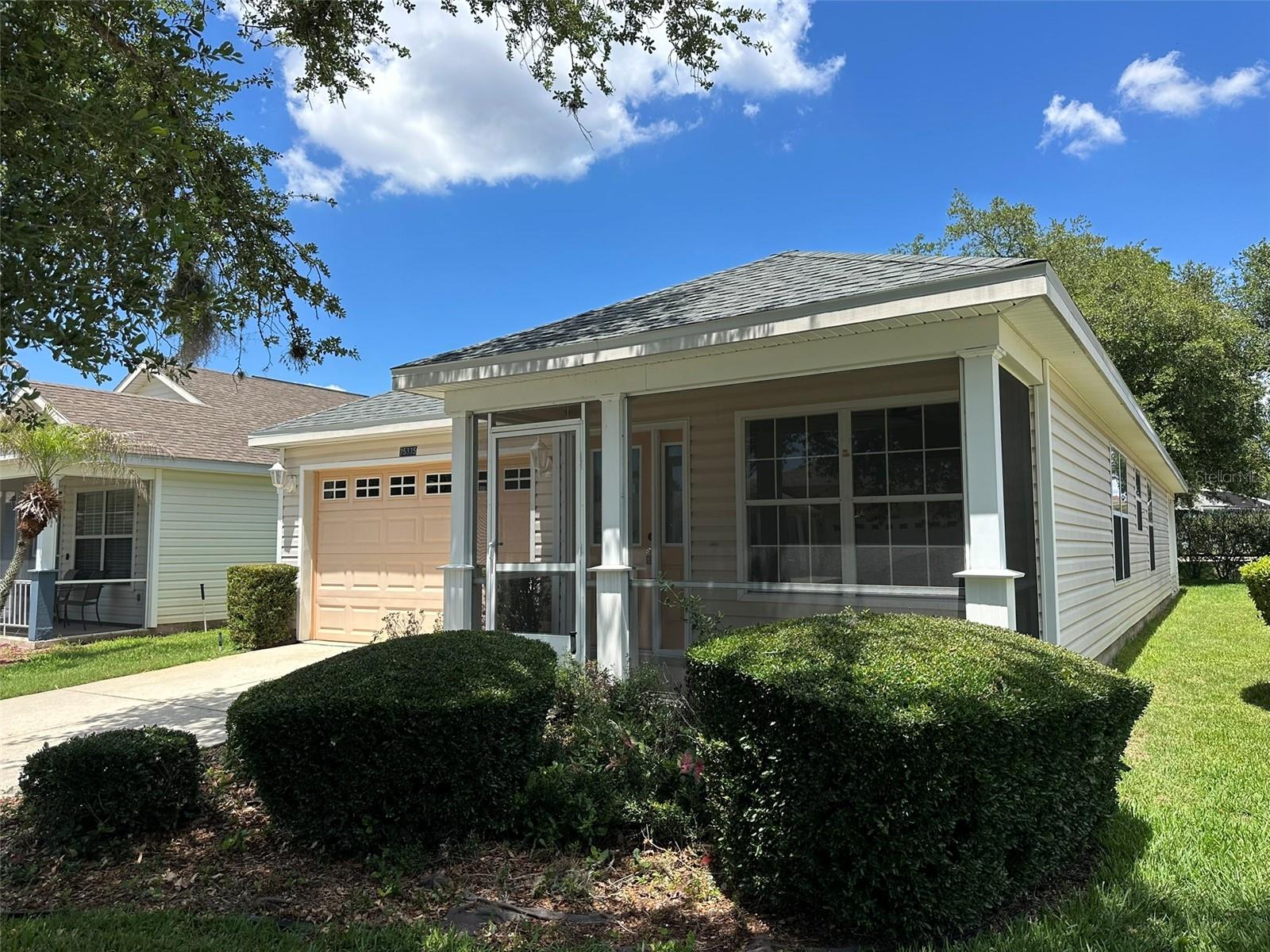 Listing photo 1 for 25335 Cranes Roost Cir