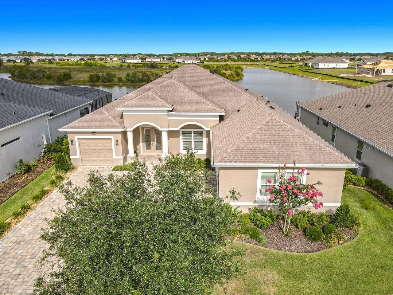 Listing photo 2 for 8461 Bridgeport Bay Cir