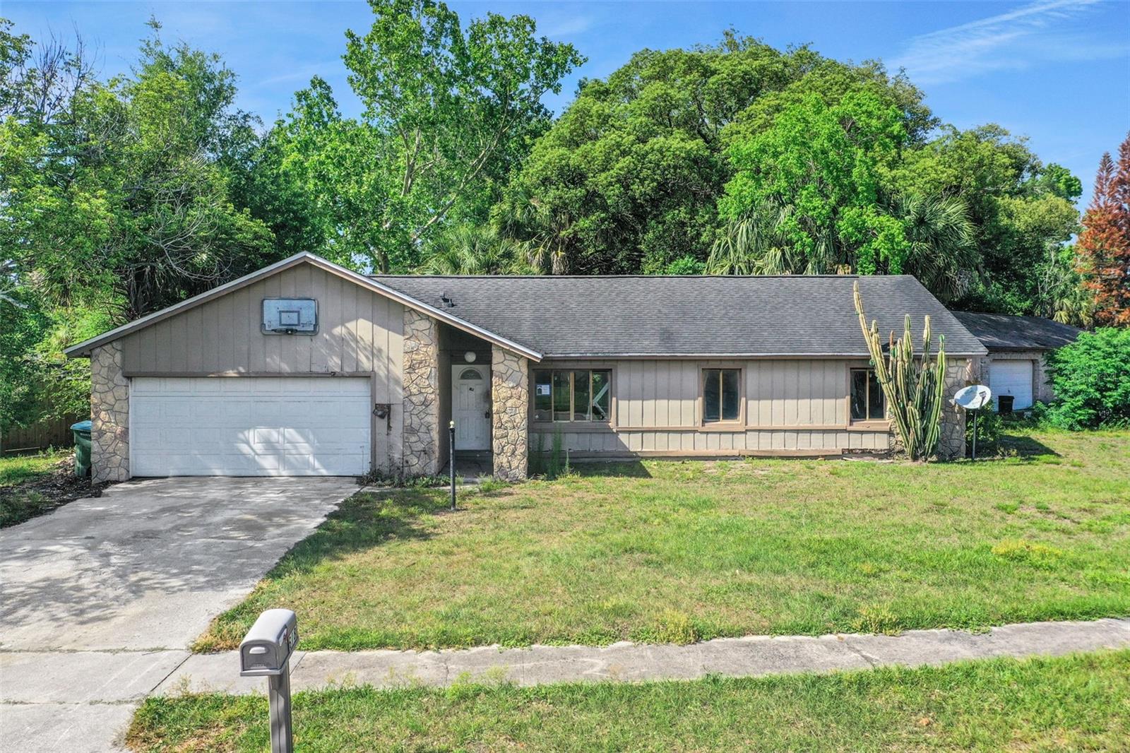 618 LOCUST COURT
