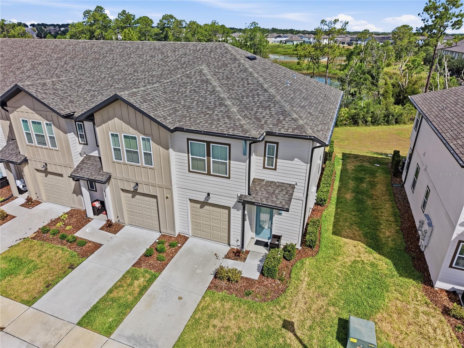 Listing photo 2 for 828 Longboat Dr