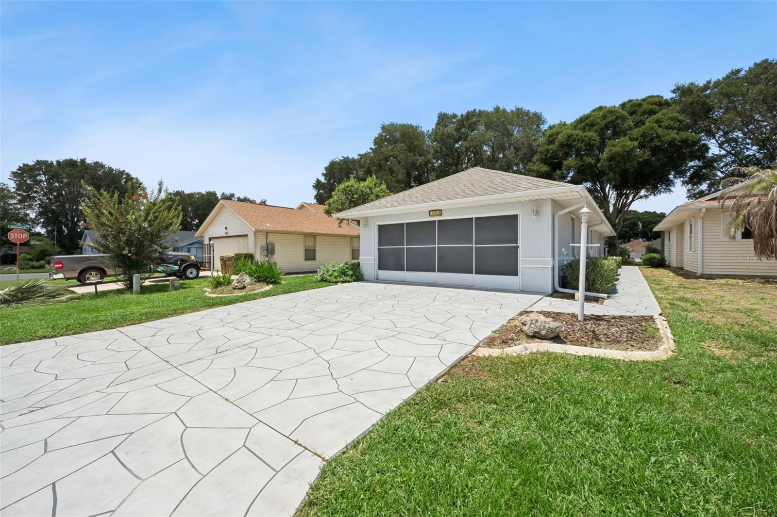Listing photo 3 for 5503 Laver St