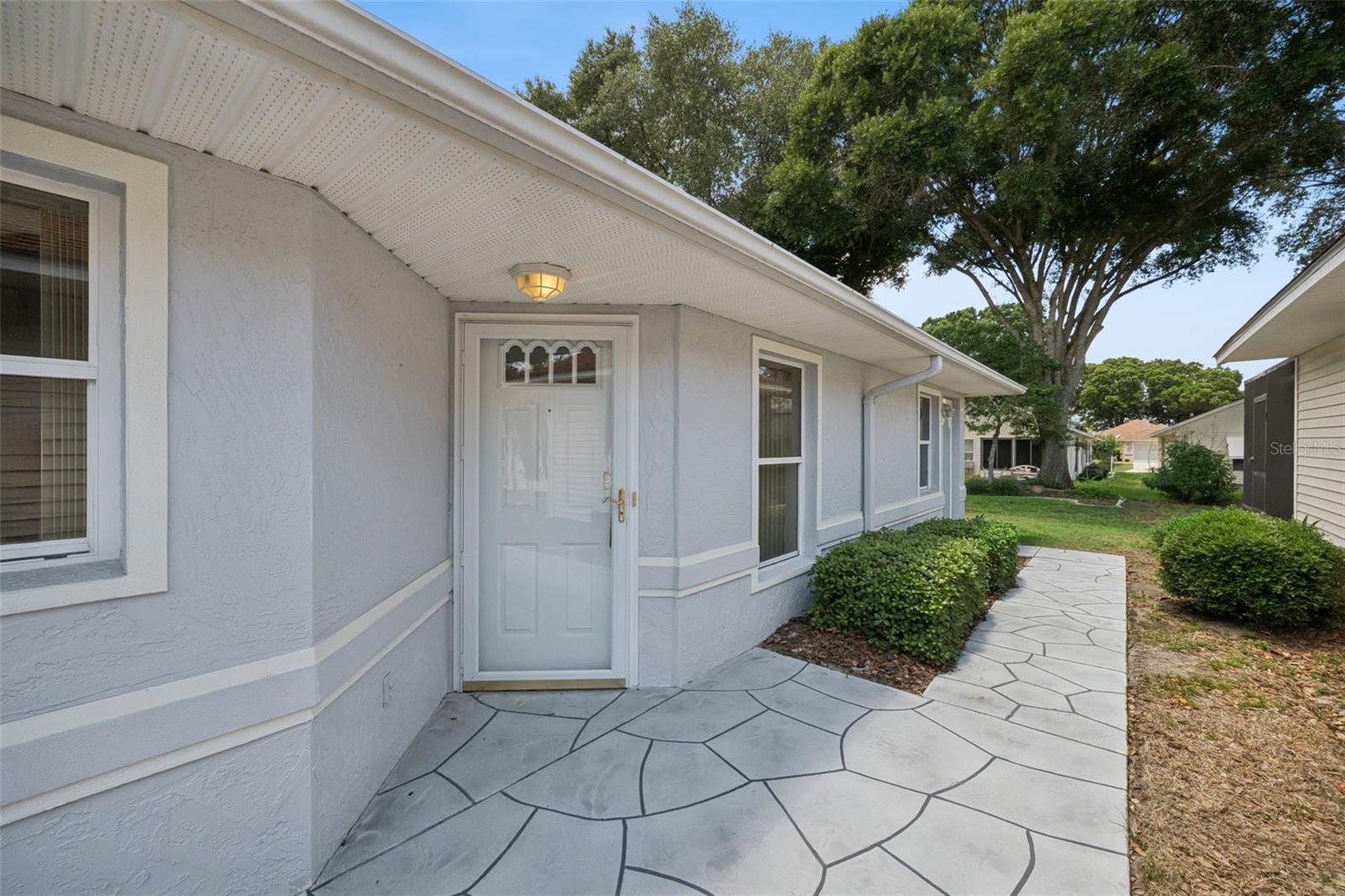 Listing photo 2 for 5503 Laver St