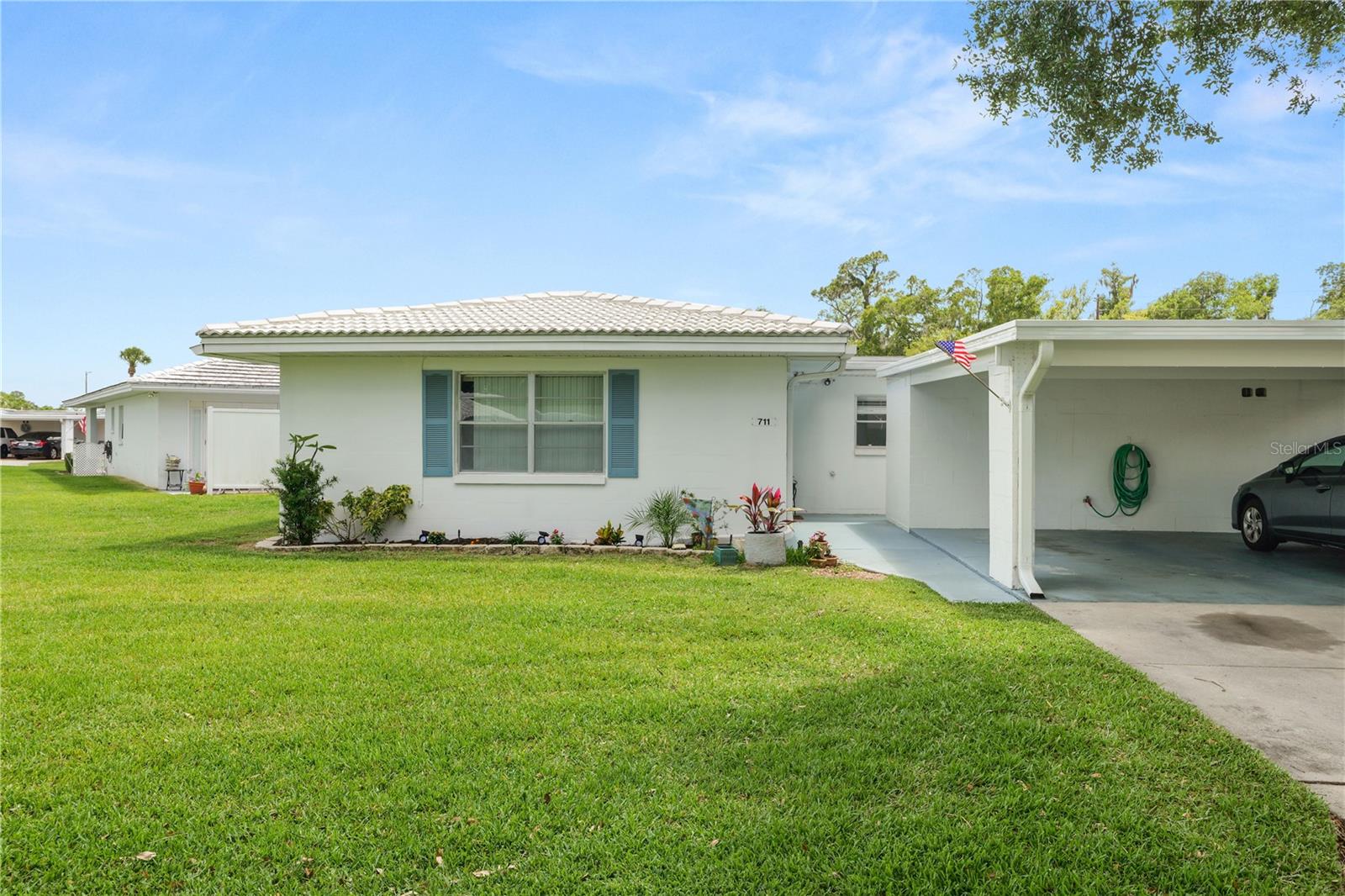 Listing photo 1 for 711 Barber Cir #711