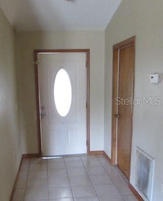 Listing photo 2 for 824 Berryhill Cir