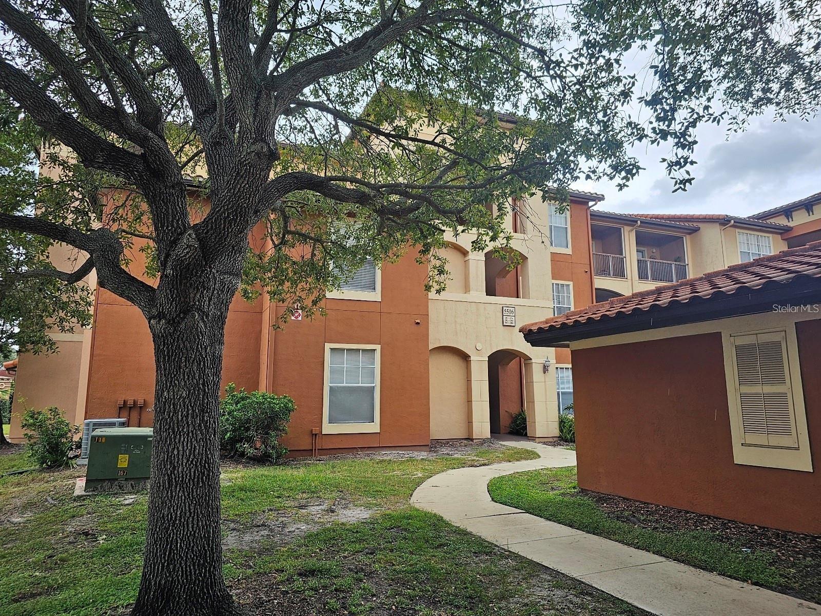 5506 METROWEST BOULEVARD Unit 13-103