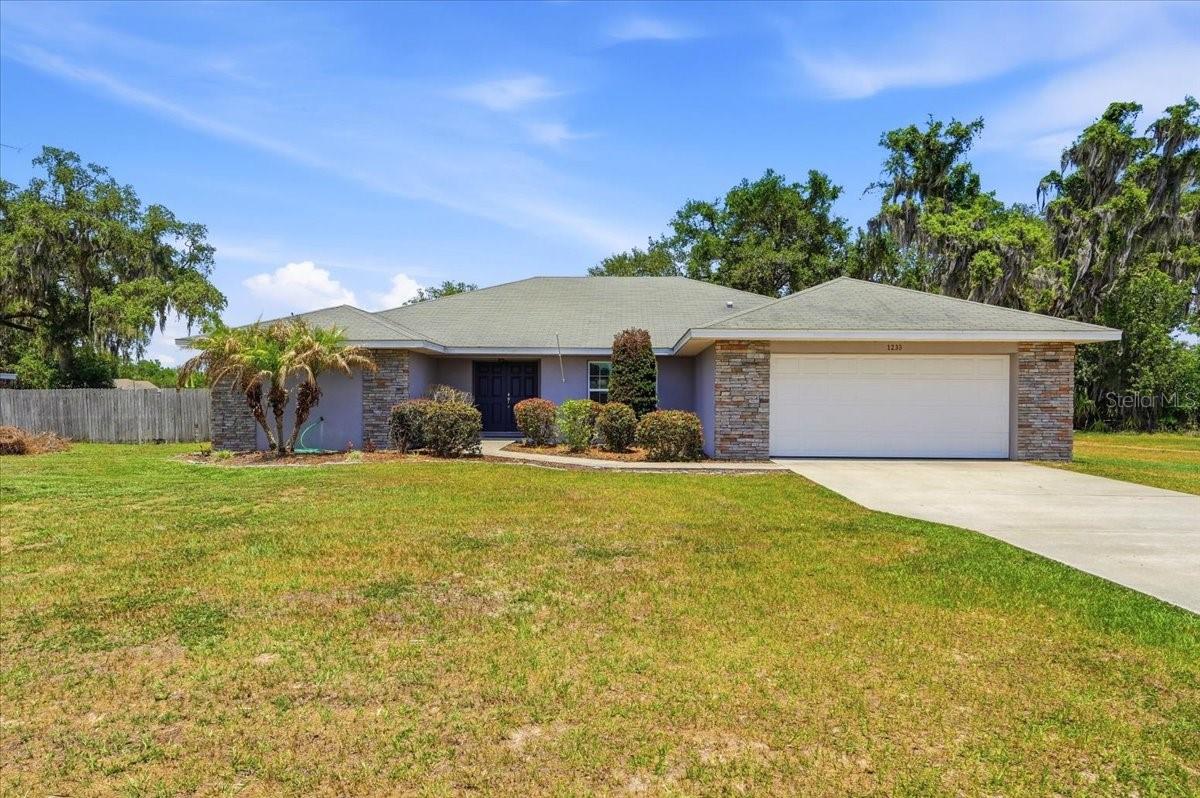 Listing photo 1 for 1233 Parker Rd