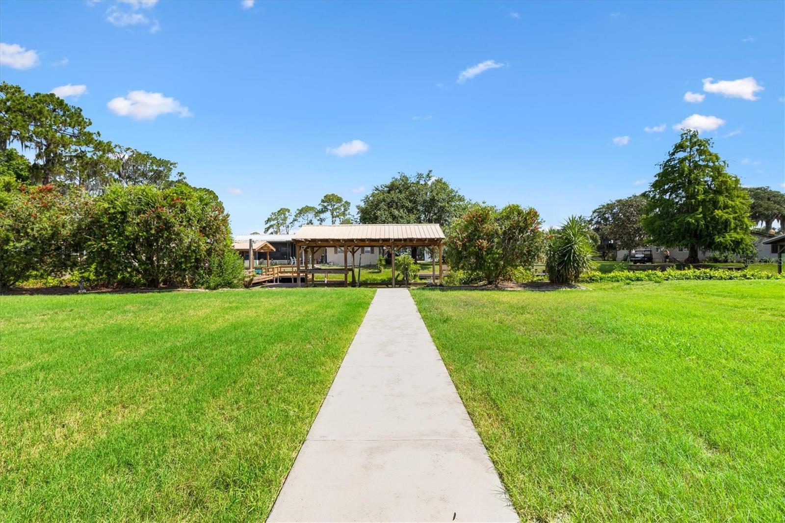 Listing photo 2 for 12107 Eagle Point Ct