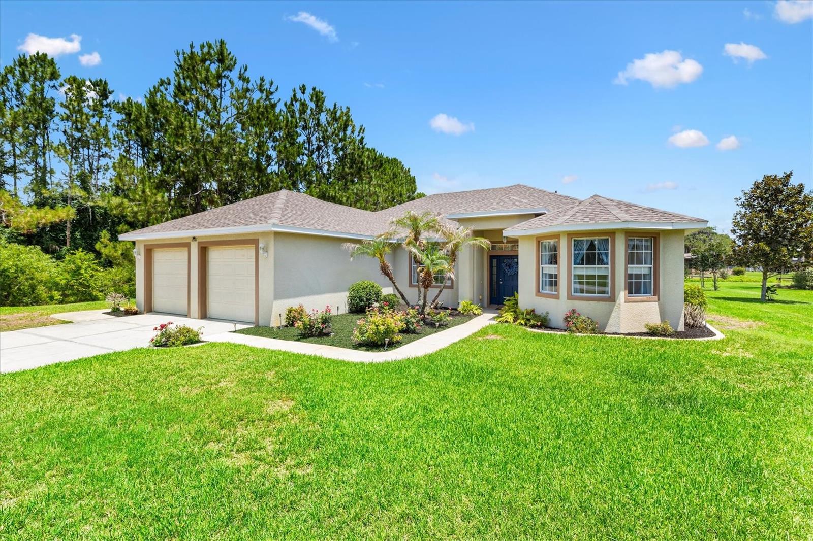 Listing photo 1 for 12107 Eagle Point Ct
