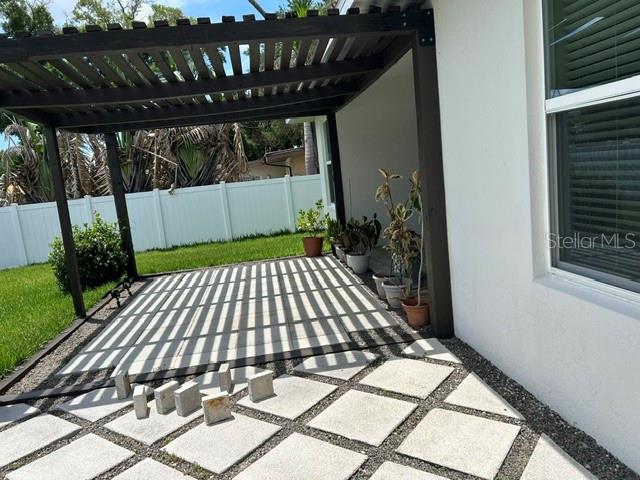 Photo 33