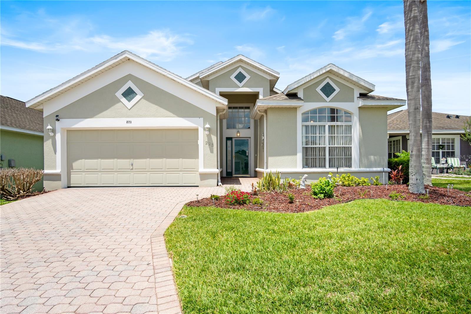 Listing photo 1 for 223 Ridge View Dr