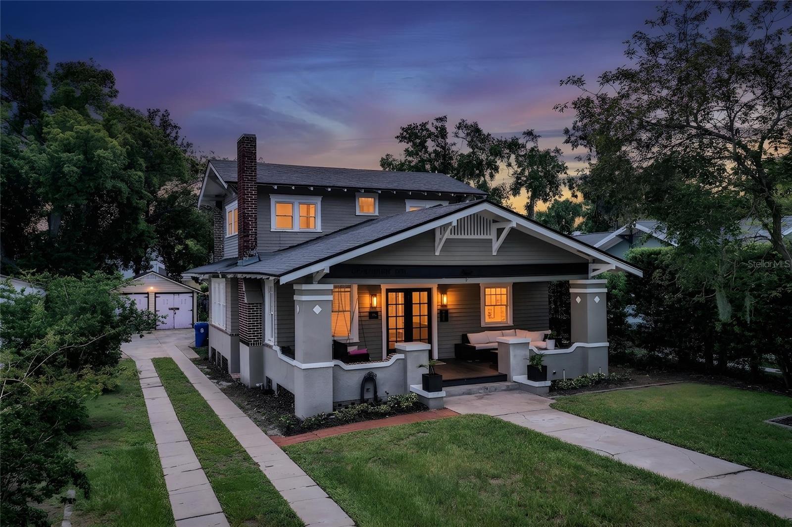 Listing photo 2 for 721 Frank Lloyd Wright Way