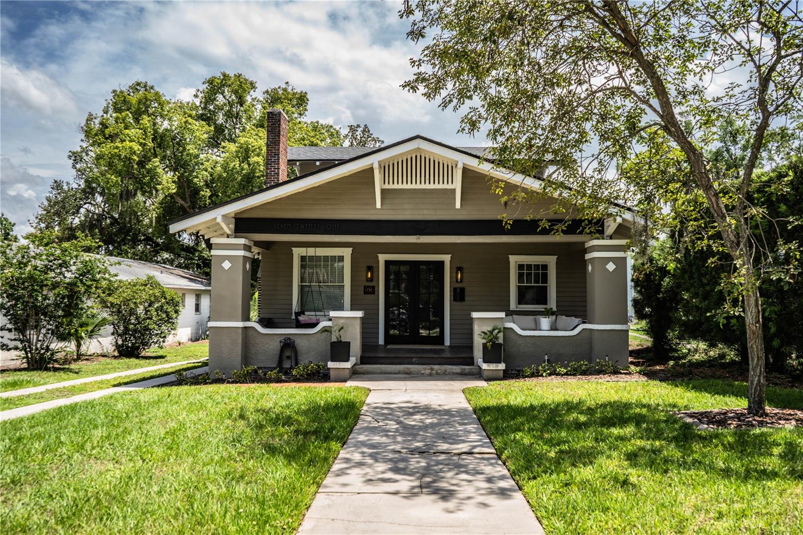 Listing photo 3 for 721 Frank Lloyd Wright Way