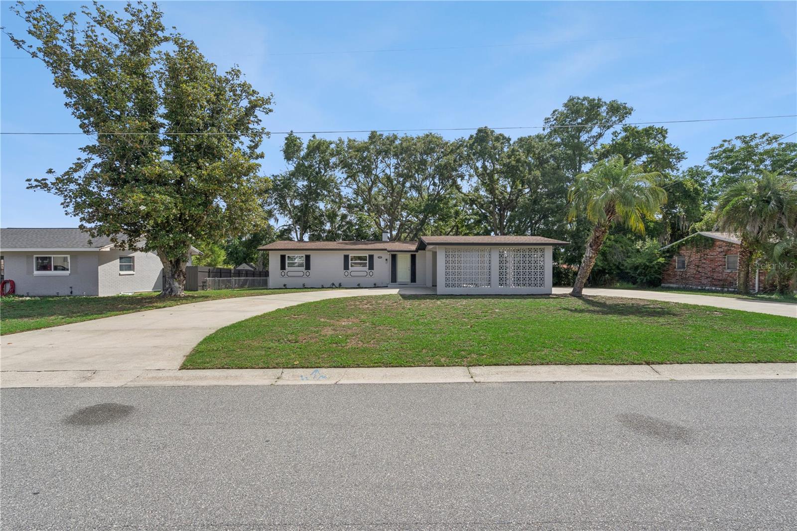 Listing photo 2 for 1310 Lee Ct