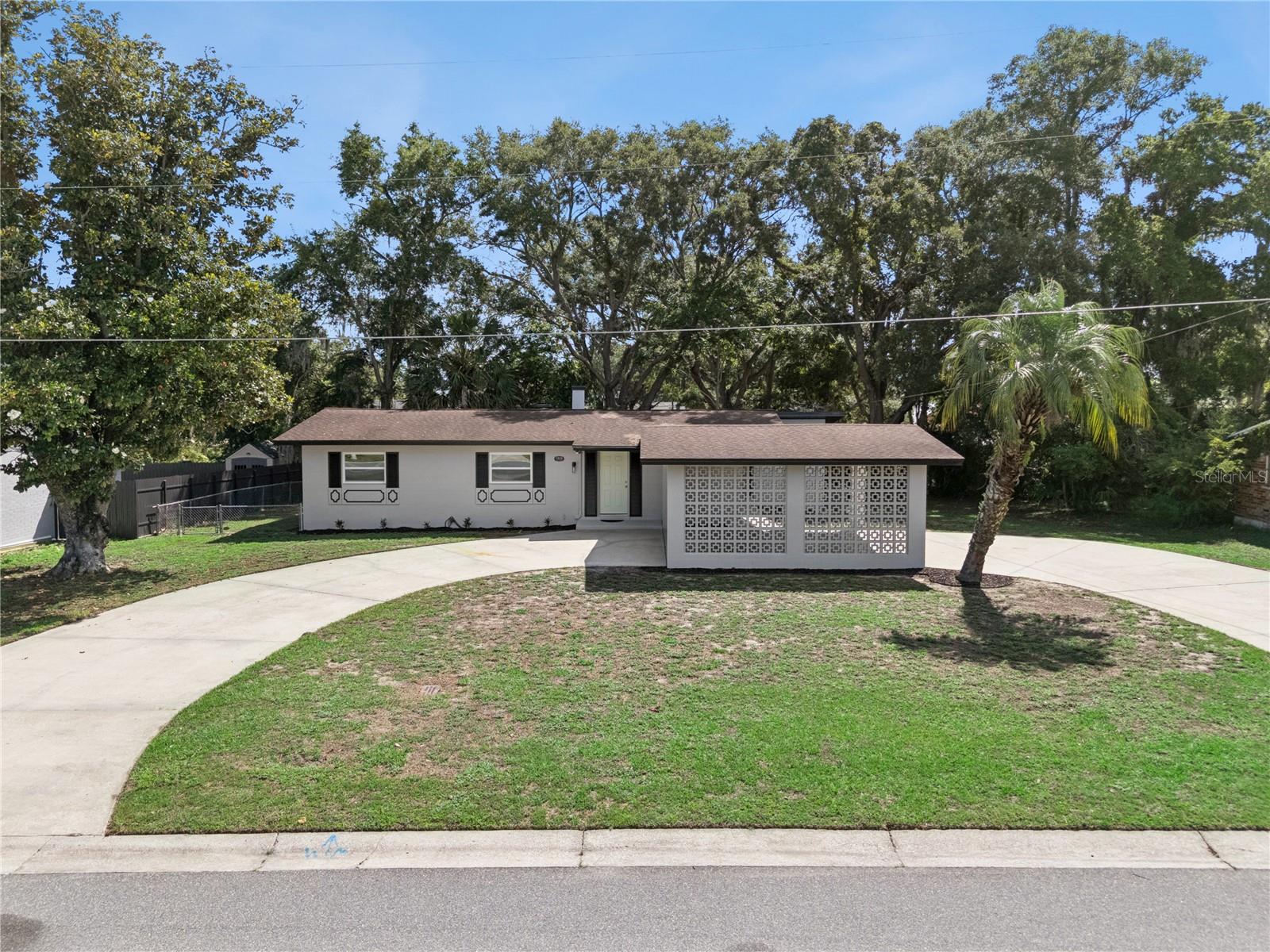 Listing photo 3 for 1310 Lee Ct