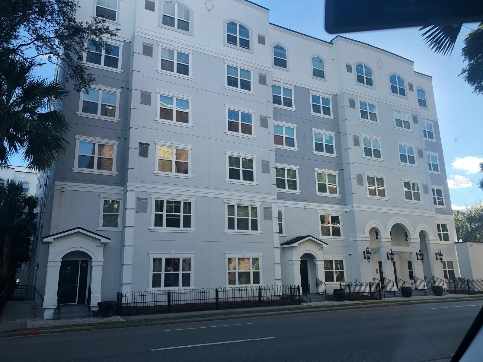 304 E SOUTH STREET Unit 6028
