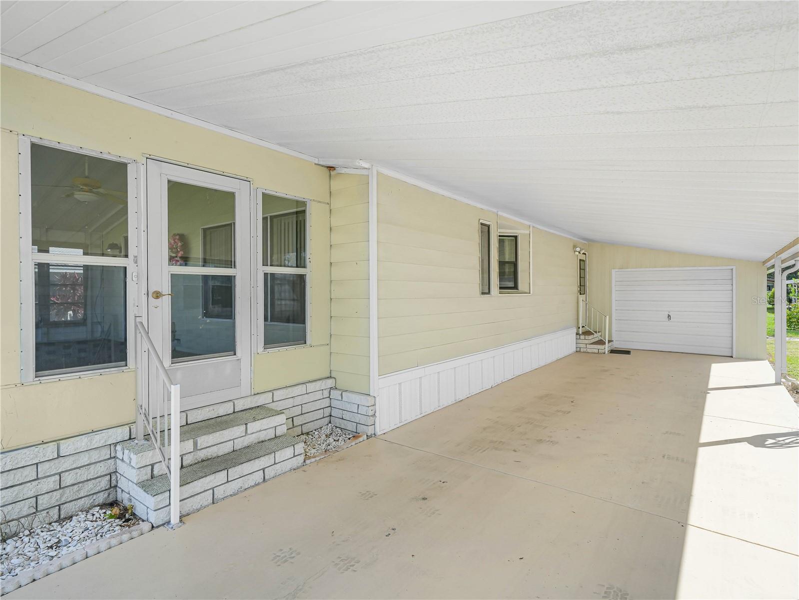 Listing photo 2 for 134 Lake Hazel Dr