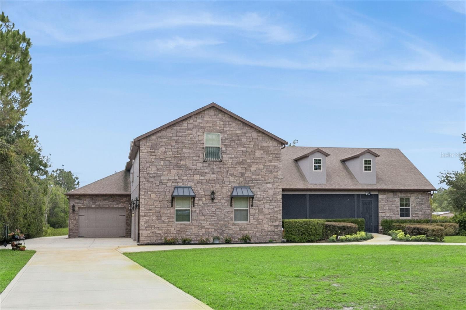 2075 MUSTANG COURT