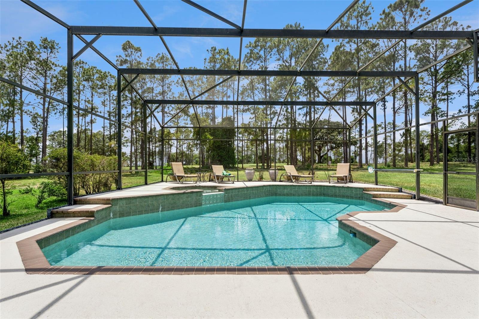 Listing photo 2 for 259 Northampton Dr