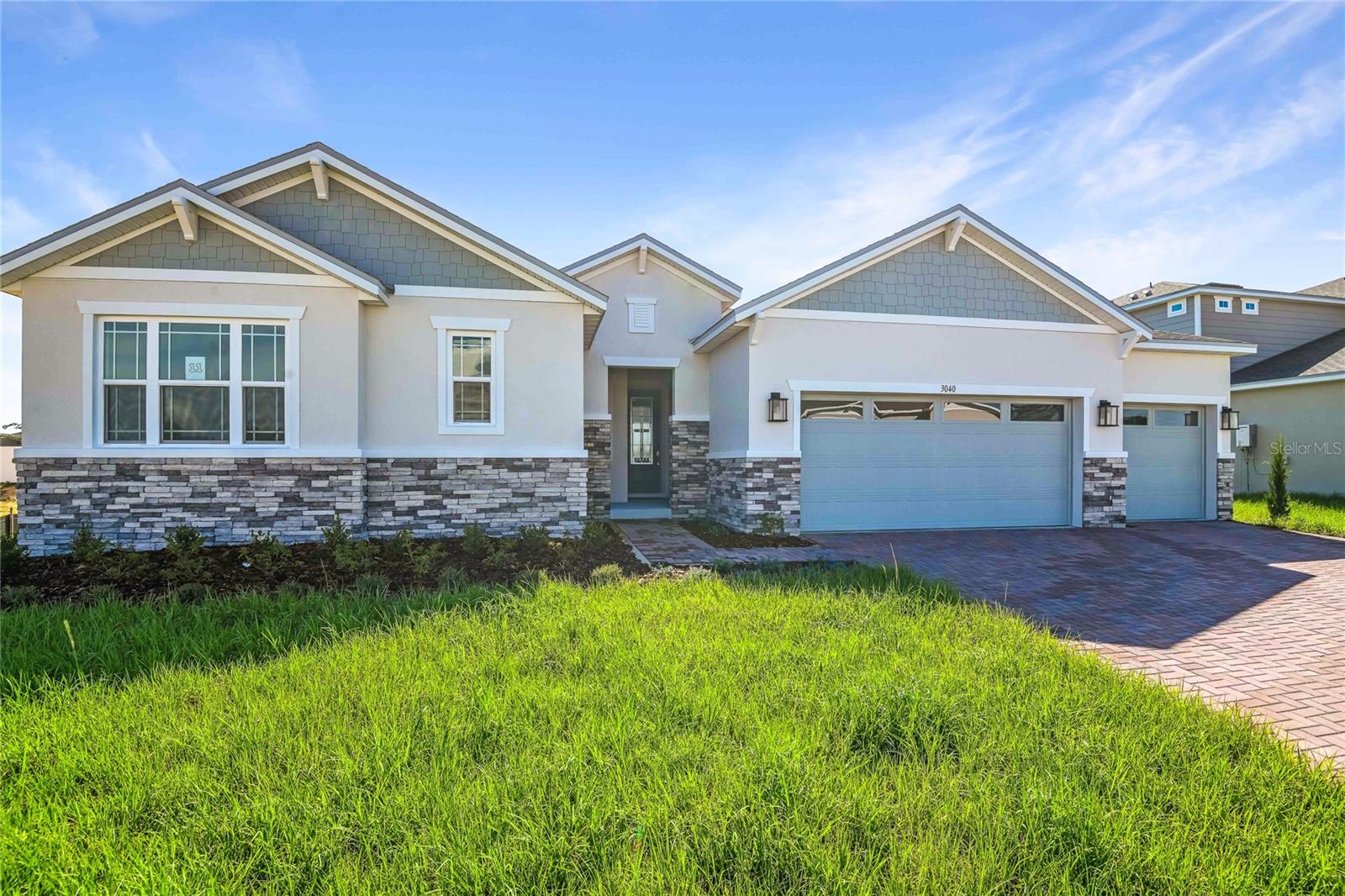 Listing photo 1 for 3040 Woodcliff Lake Cir