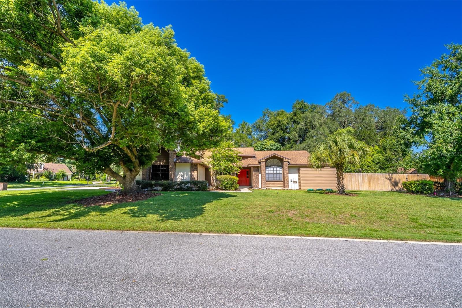 935 PINE SHADOW DRIVE