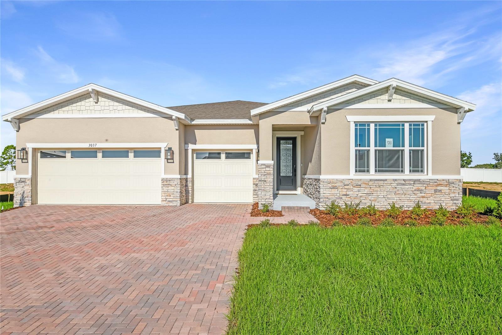 Listing photo 1 for 3037 Woodcliff Lake Cir