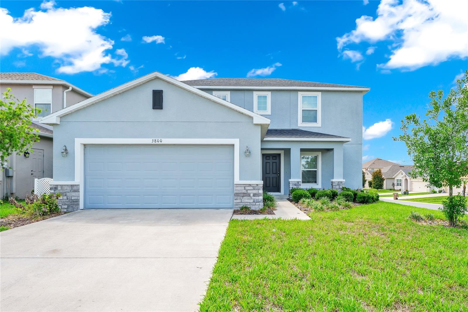 Listing photo 1 for 3800 Fescue St