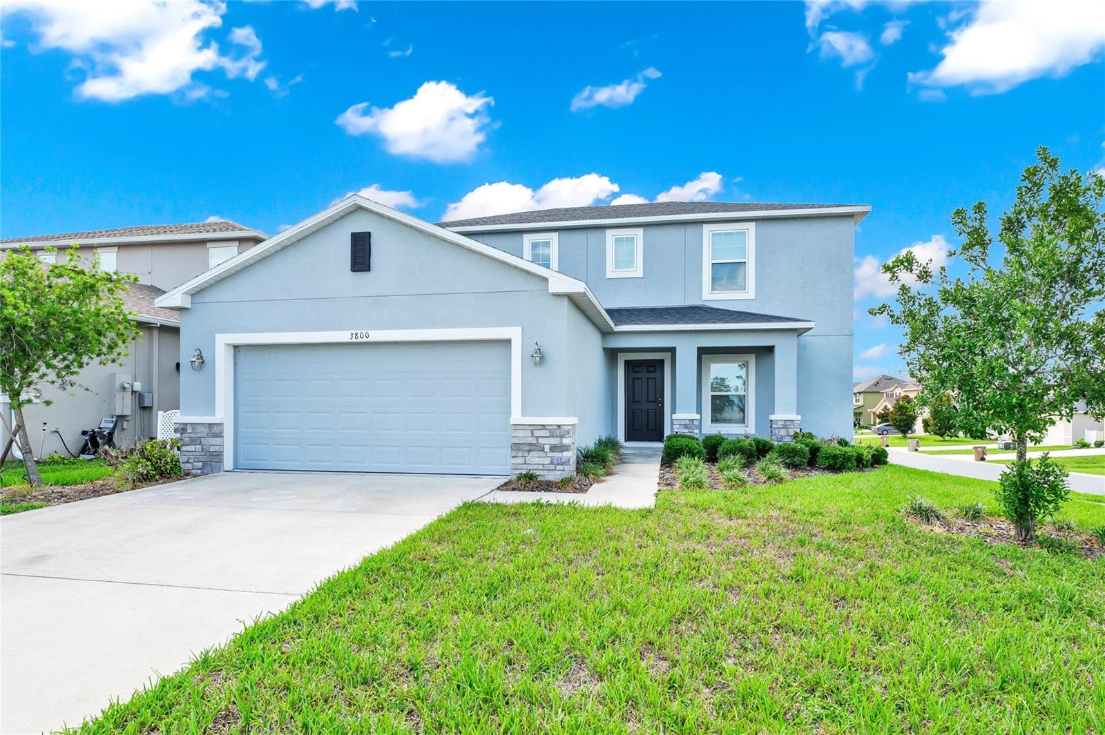 Listing photo 2 for 3800 Fescue St