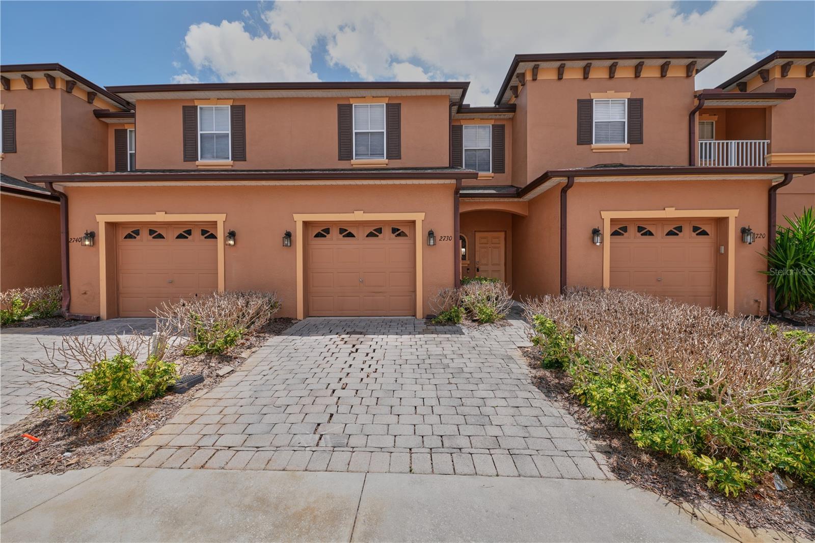2730 RETREAT VIEW CIRCLE