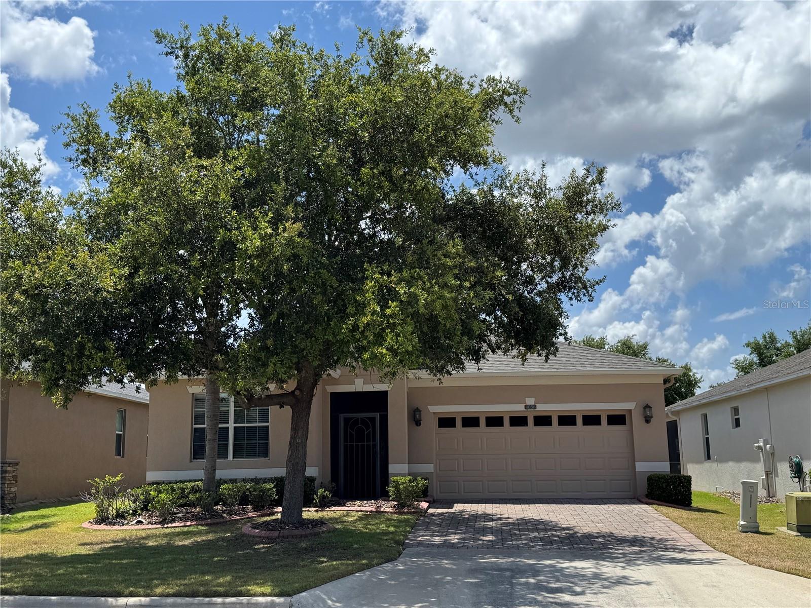 Listing photo 1 for 4056 Serena Ln