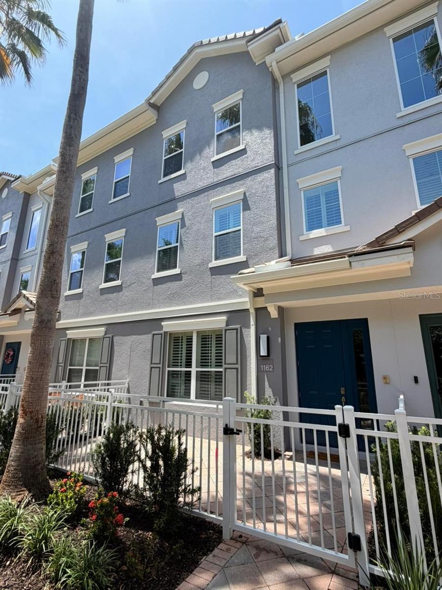 1162 BOLTON PLACE