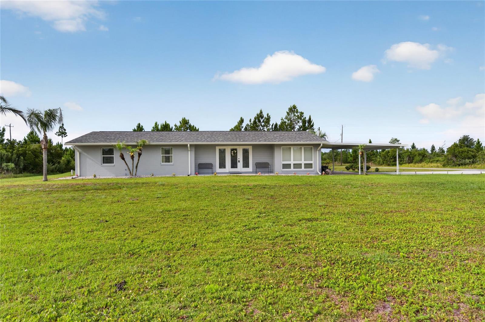 Listing photo 1 for 8433 Limonia Dr