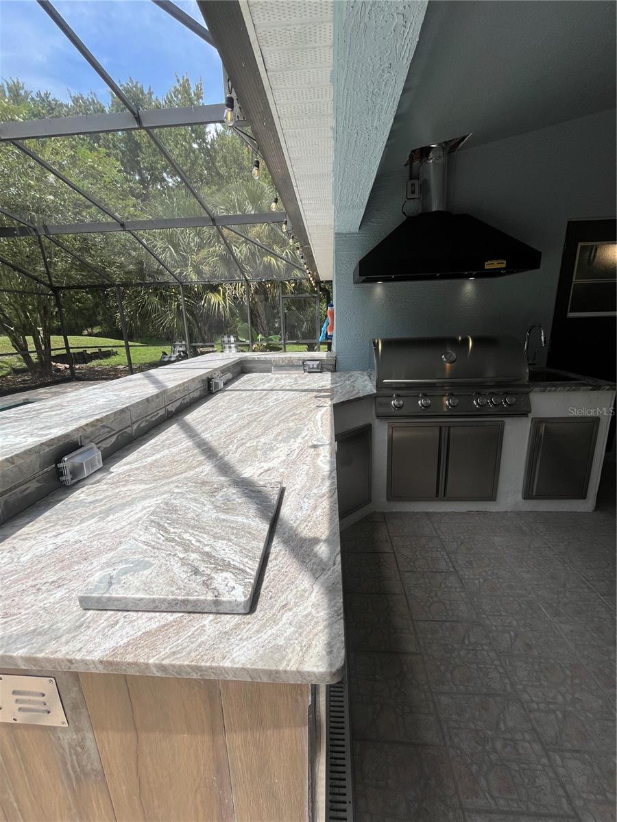 Listing photo 3 for 2461 Wassum Trl