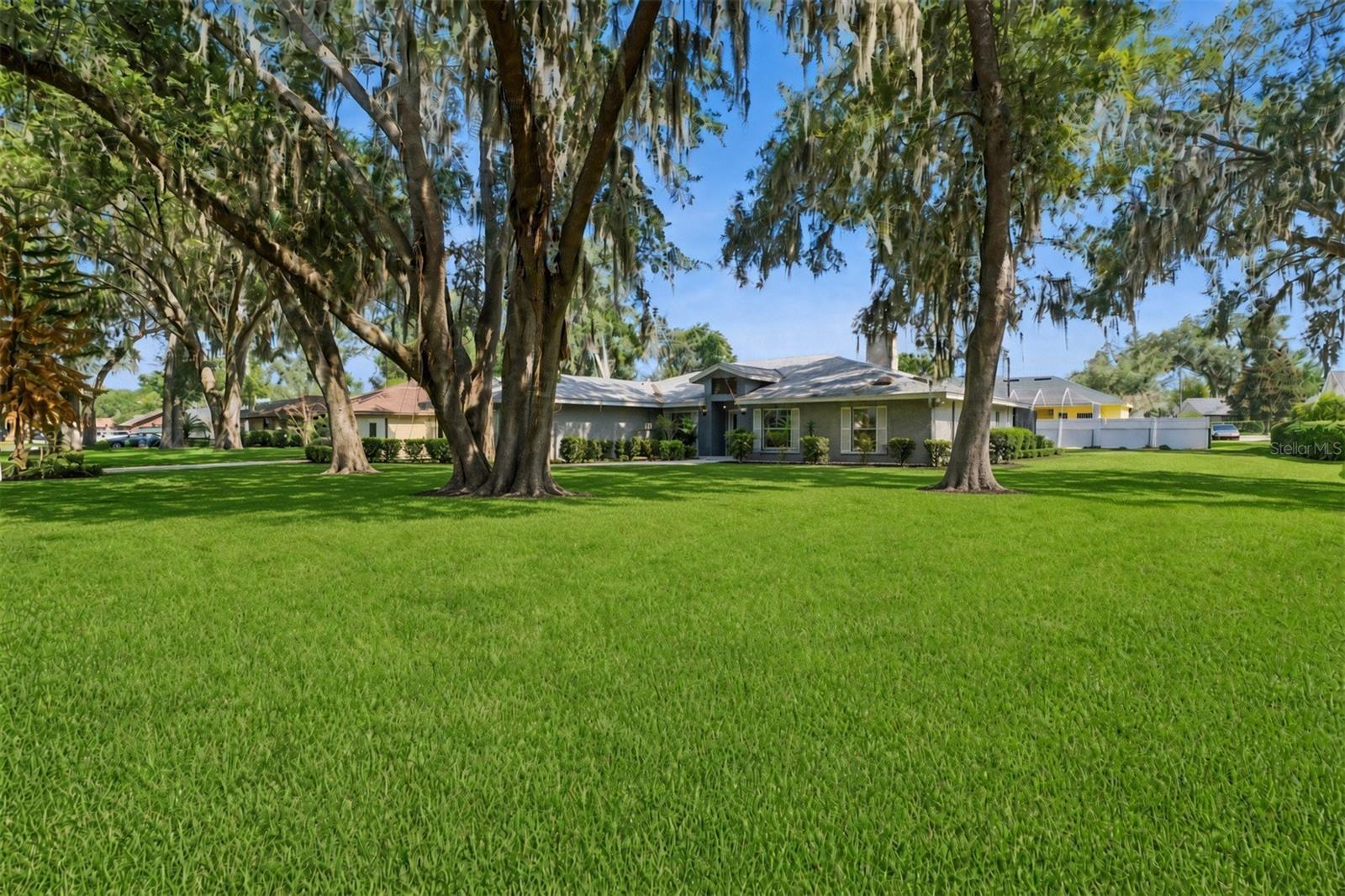 Listing photo 1 for 2610 Twelve Point Dr