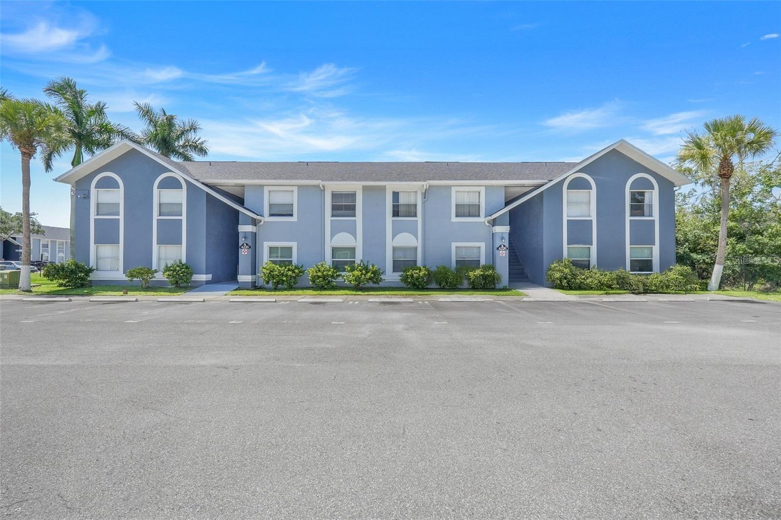 4252 PERSHING POINTE PLACE Unit 5