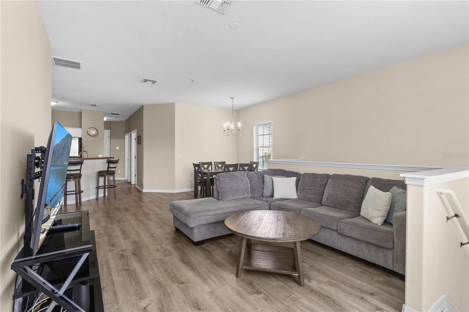 Listing photo 3 for 2847 Oakwater Dr #2847