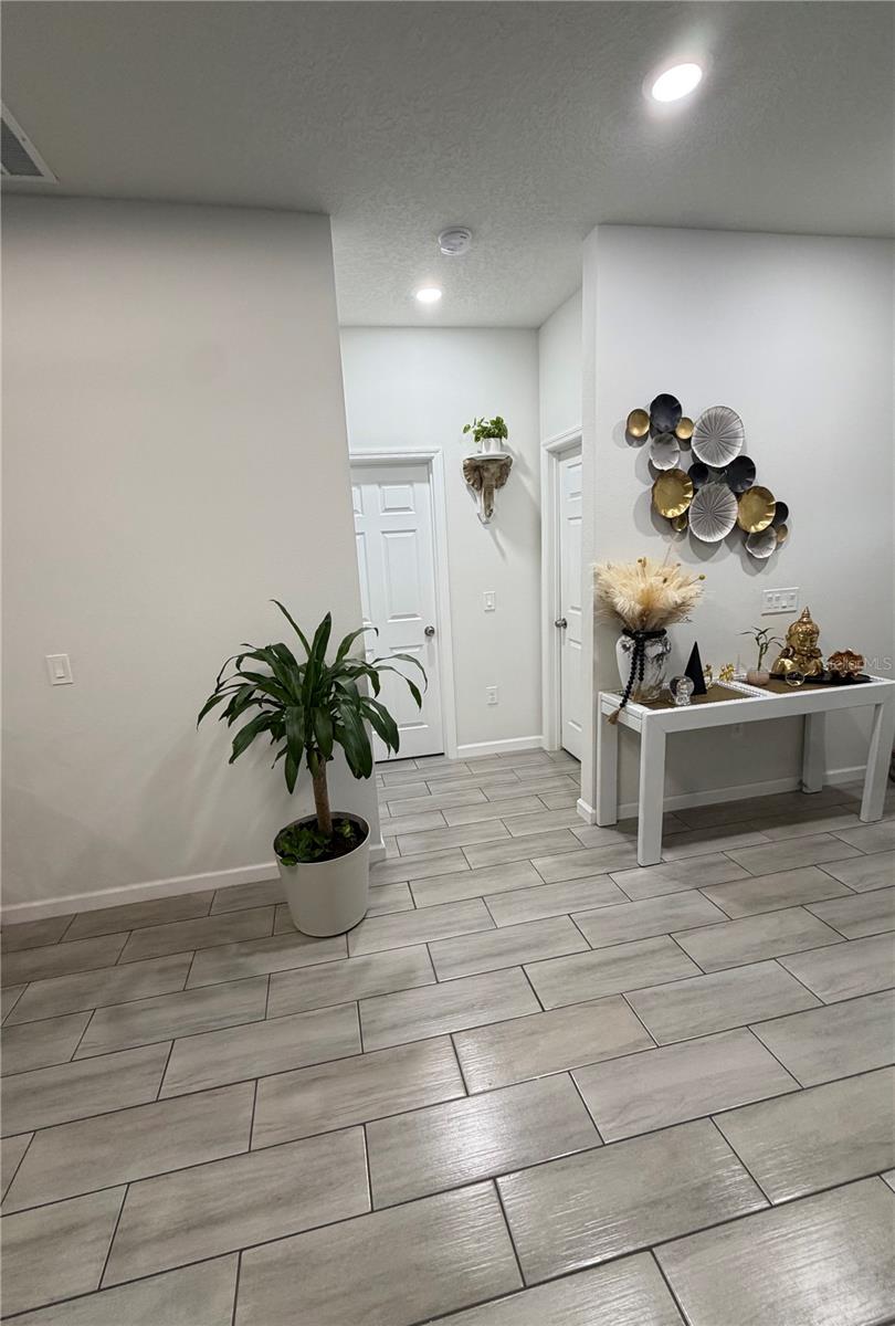 Listing photo 2 for 146 Flatfish Ct