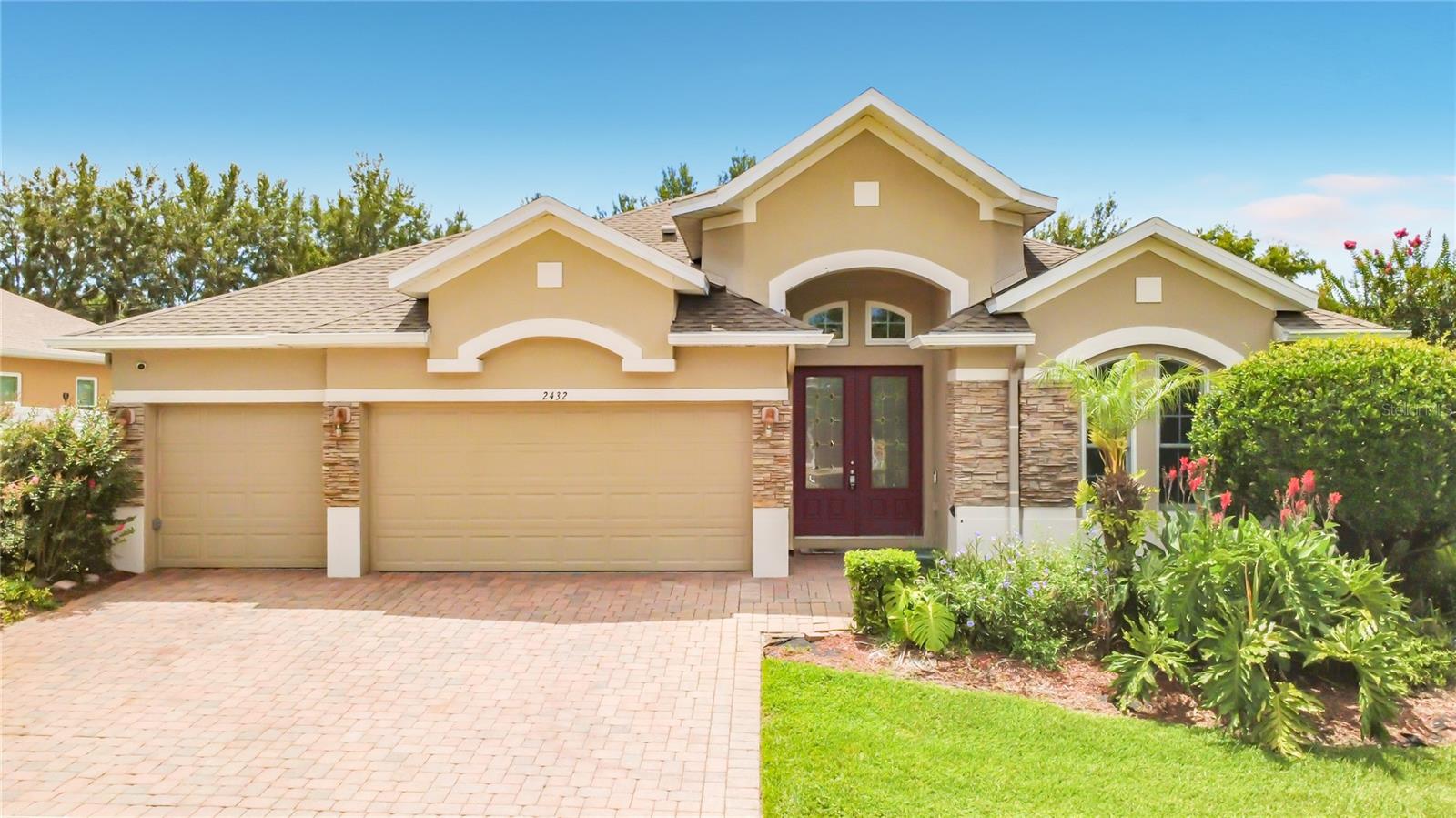 2432 EMERALD ROSE WAY