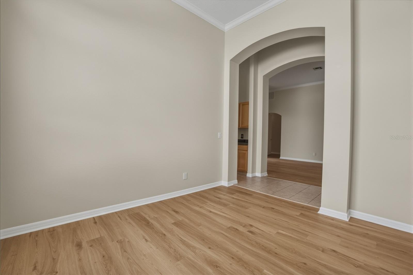 Photo 33