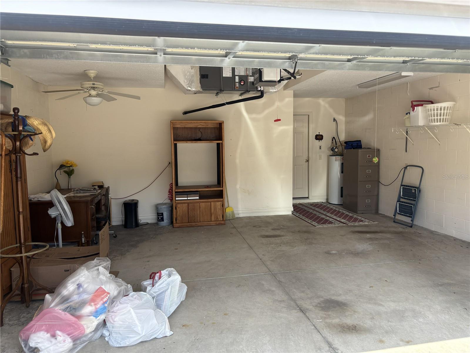 Listing photo 2 for 420 Glen Arbor Ln