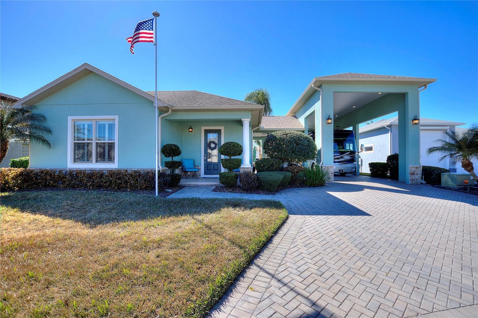Listing photo 1 for 1030 Cross Roads Dr