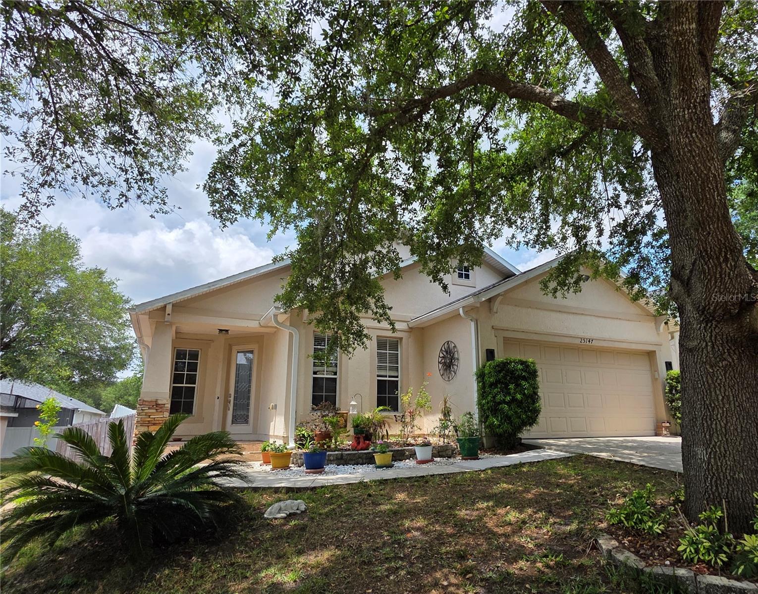 Listing photo 1 for 25147 Ironwedge Dr