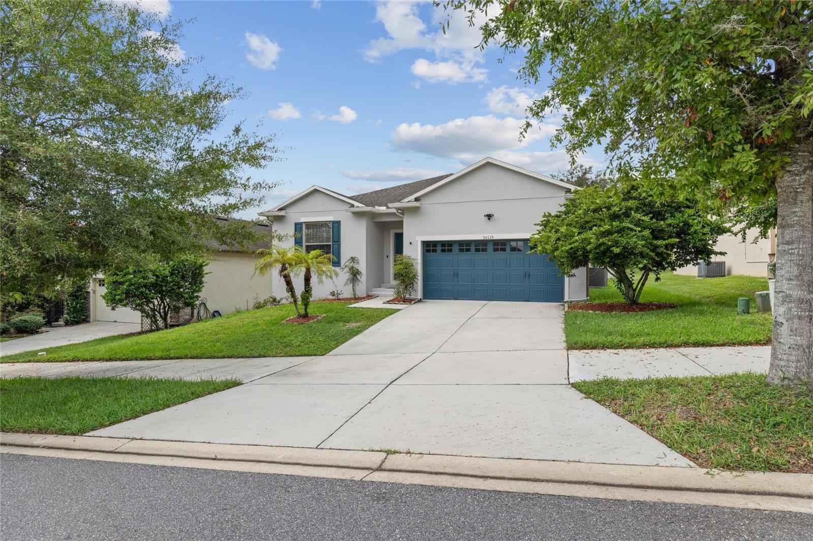 Listing photo 2 for 30115 Cheval St
