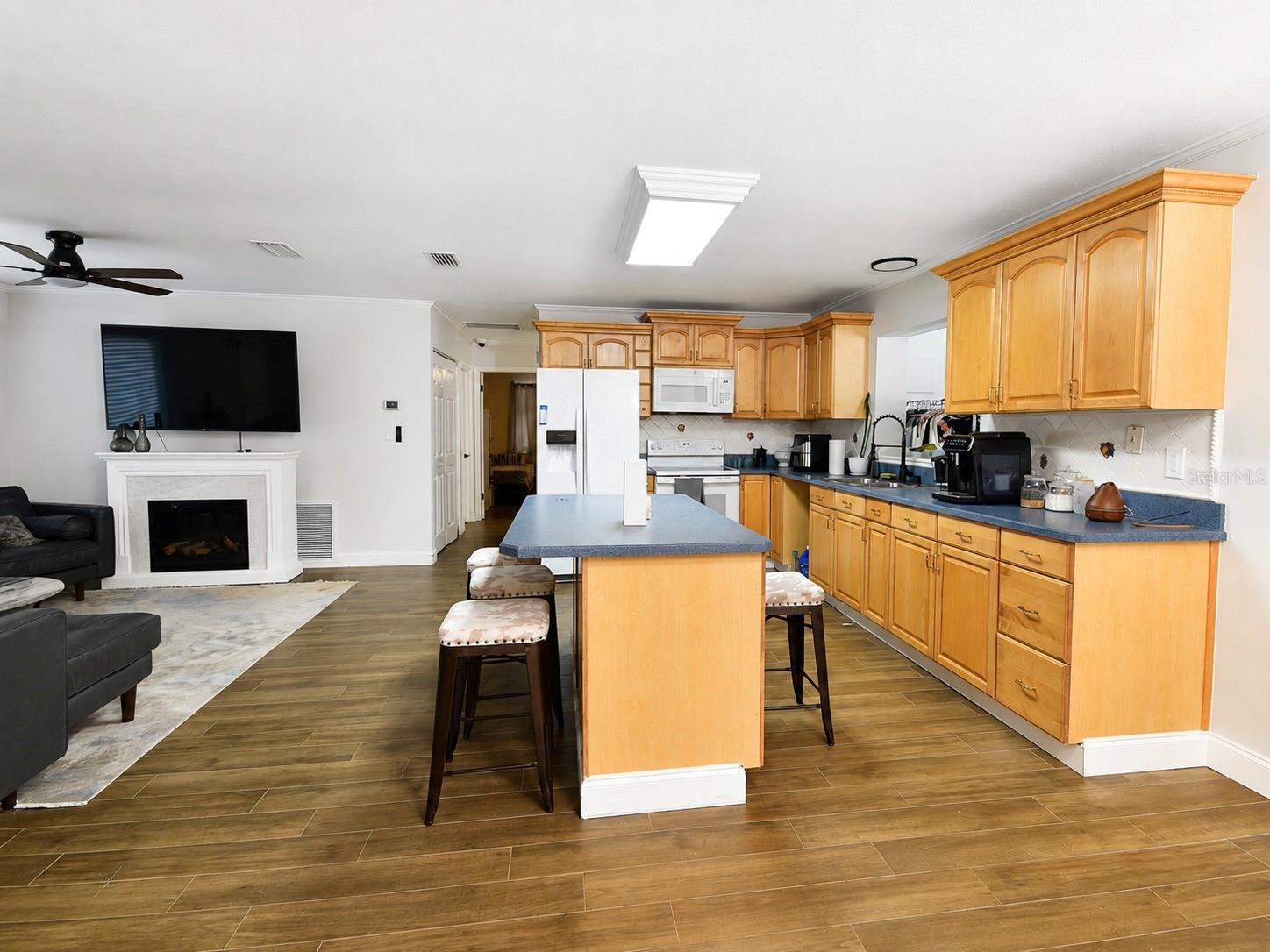 Photo 6