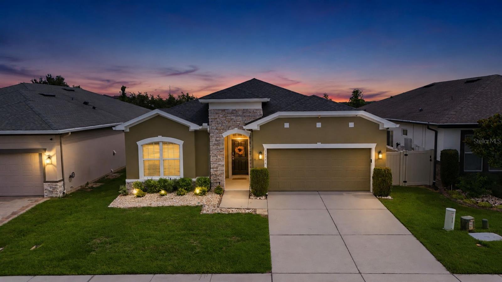 Listing photo 1 for 16716 Abbey Hill Ct