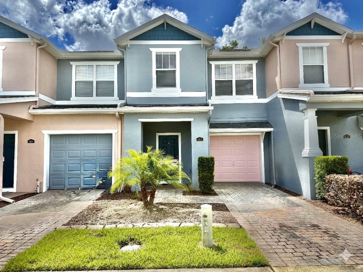 823 PINE POINTE LN