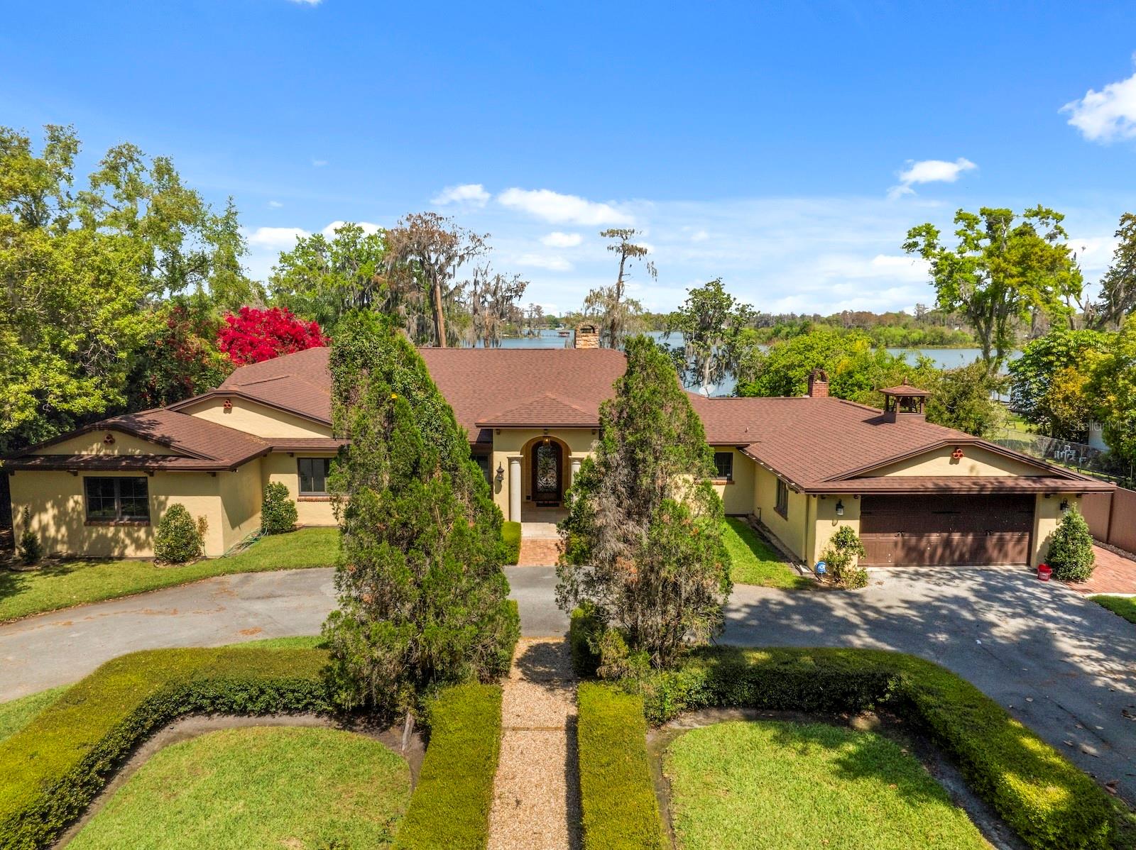 5400 KENMORE LANE
